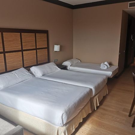 Aparthotel Attica 21 Valles Sabadell Buitenkant foto